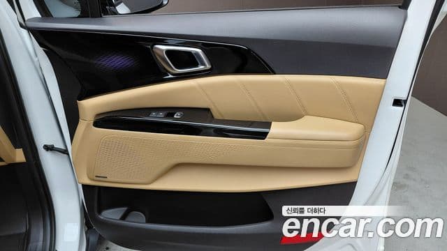 Kia Carnival 2022 — Photo 13/35