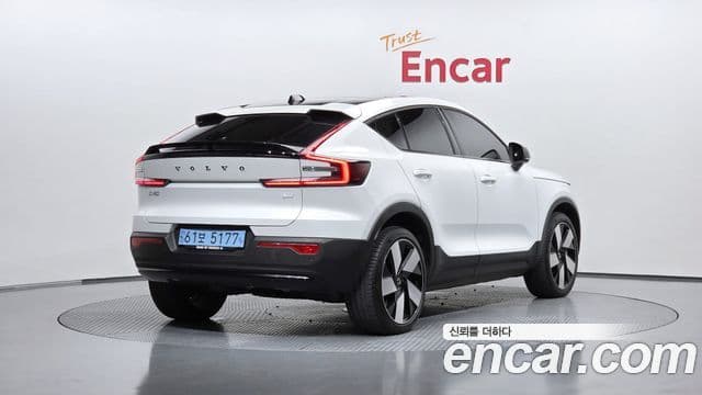 Volvo C40 Recharge 2022 — Photo 23/33