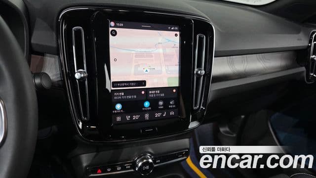 Volvo C40 Recharge 2022 — Photo 25/33