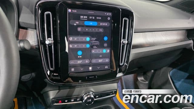 Volvo C40 Recharge 2022 — Photo 16/33