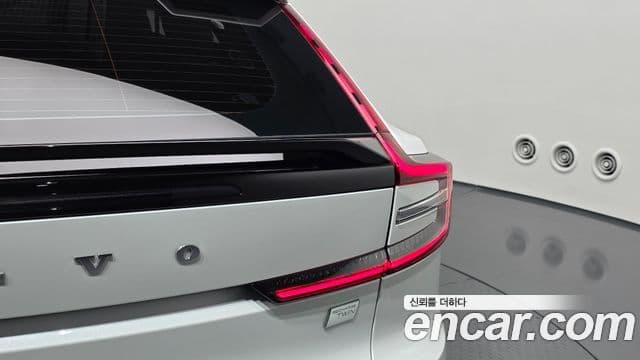 Volvo C40 Recharge 2022 — Photo 33/33