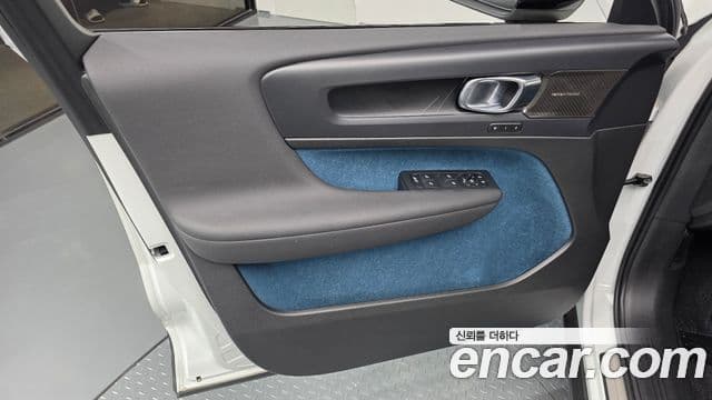 Volvo C40 Recharge 2022 — Photo 6/33