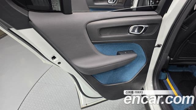 Volvo C40 Recharge 2022 — Photo 13/33