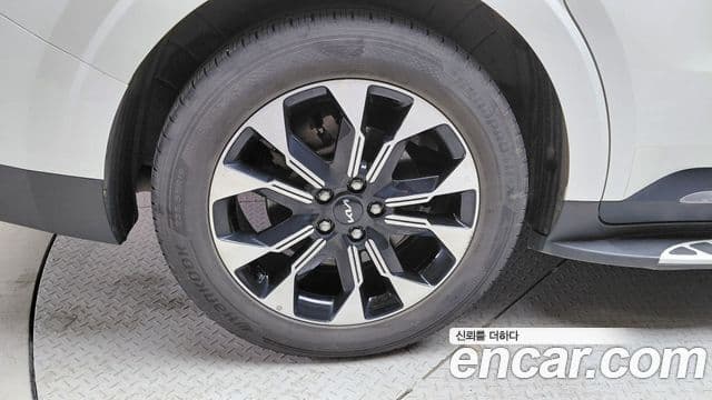 Kia Carnival 2021 — Фото 5/20