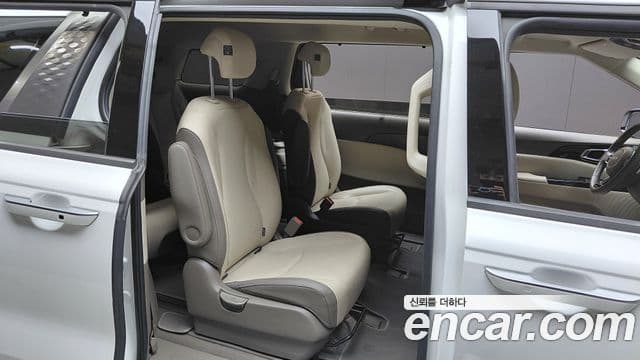 Kia Carnival 2021 — Фото 11/20