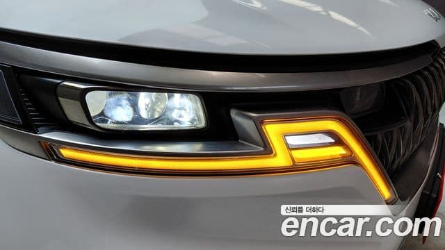 Kia Carnival 2021 — Photo 10/32