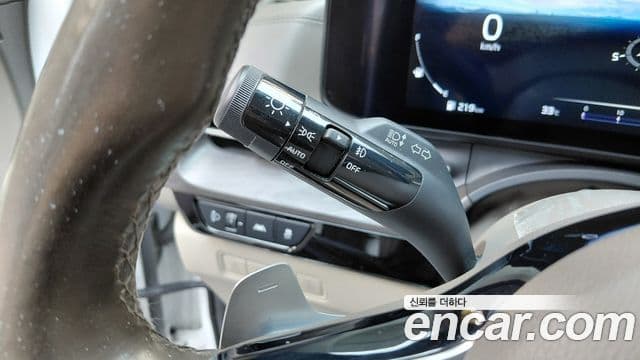 Kia Carnival 2021 — Photo 7/32