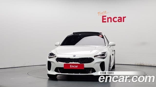 Kia Stinger 2018 — Фото 3/20