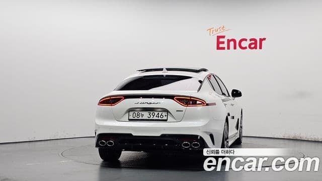 Kia Stinger 2018 — Фото 4/20