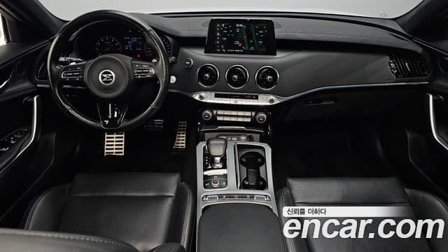 Kia Stinger 2018 — Фото 7/20