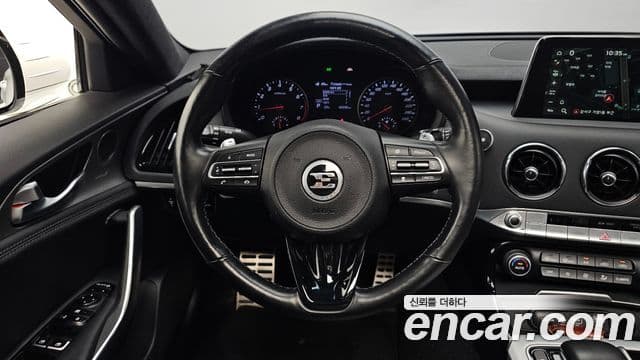 Kia Stinger 2018 — Фото 13/20