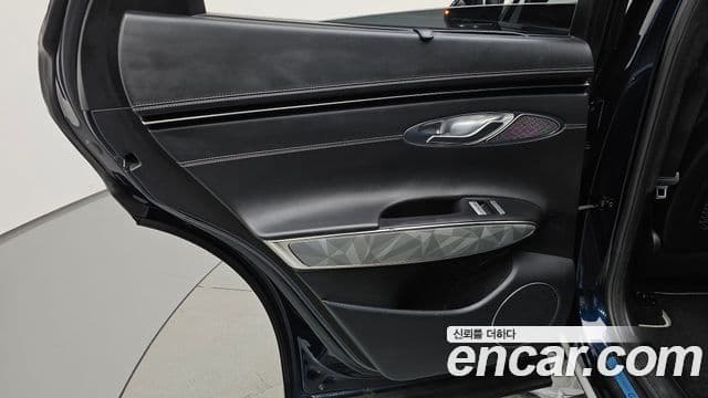 Genesis GV70 2021 — Photo 12/36