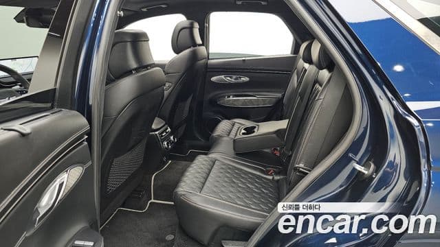 Genesis GV70 2021 — Photo 16/36