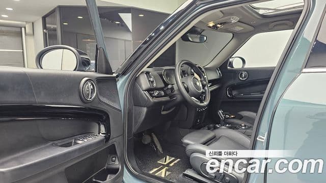 Mini Cooper Countryman 2021 — Photo 28/34