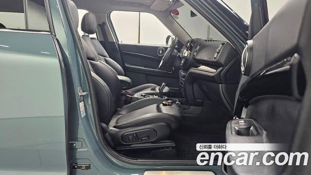 Mini Cooper Countryman 2021 — Photo 23/34