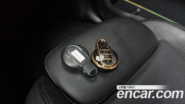 Mini Cooper Countryman 2021 — Photo 25/34