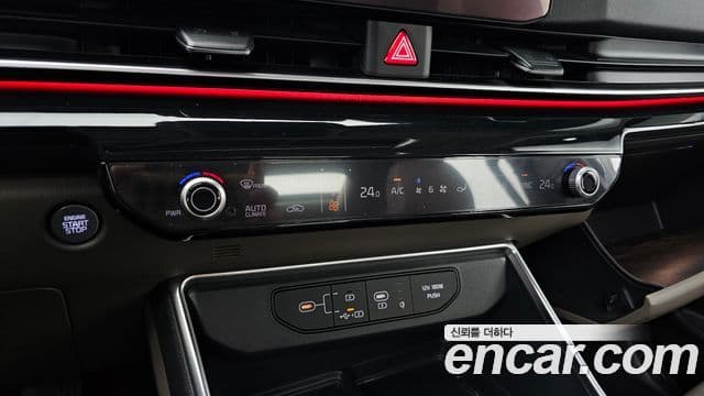 Kia Carnival 2024 — Фото 19/20