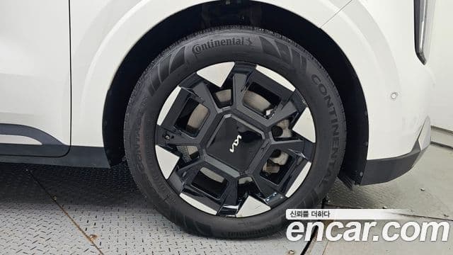 Kia Carnival 2024 — Photo 9/34