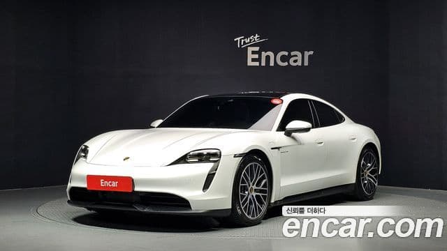 Porsche Taycan 2023 — Photo 1/20