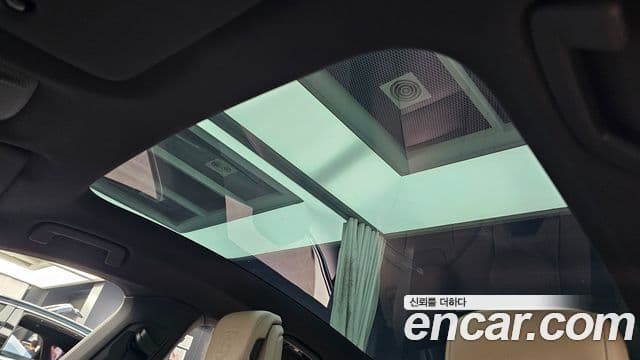 Porsche Taycan 2023 — Photo 16/20