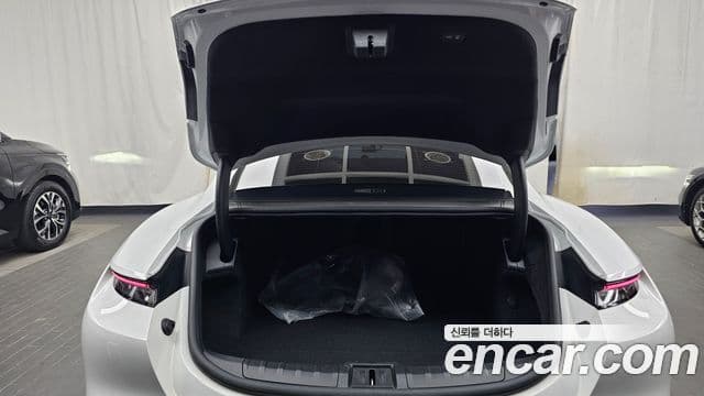Porsche Taycan 2023 — Photo 11/20
