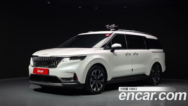 Kia Carnival 2023 — Фото 1/20