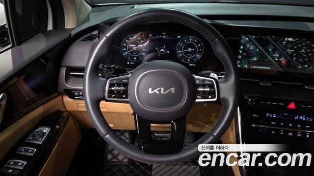 Kia Carnival 2023 — Фото 13/20