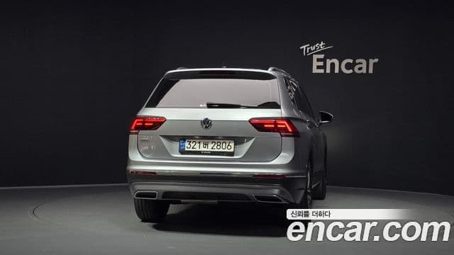Volkswagen Tiguan Allspace 2020 — Photo 10/20