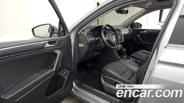 Volkswagen Tiguan Allspace 2020 — Photo 12/20
