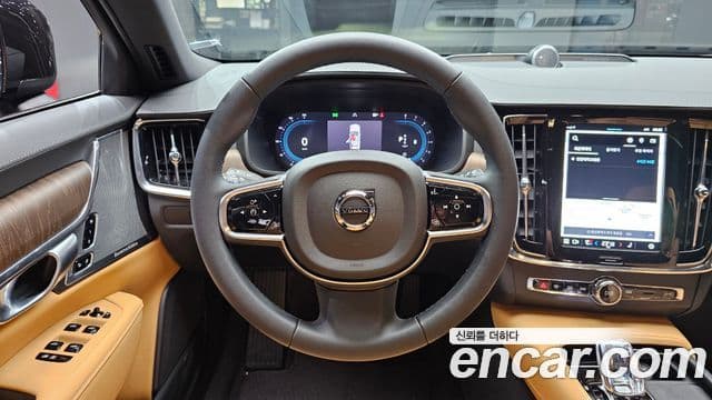 Volvo V90 Cross Country 2024 — Фото 12/20