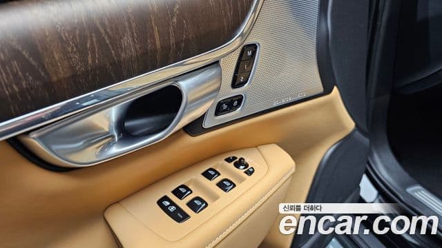 Volvo V90 Cross Country 2024 — Фото 15/20
