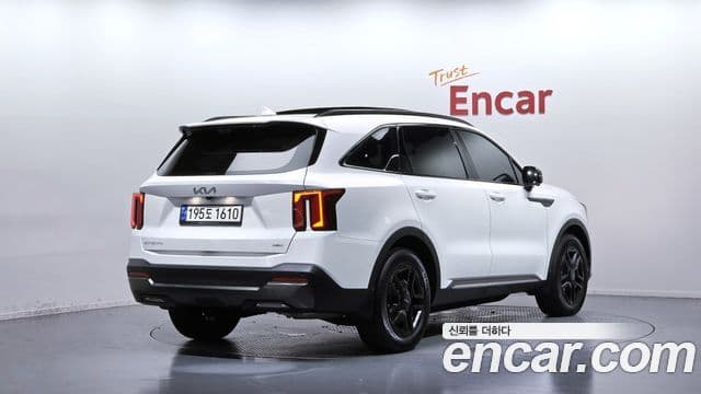 Kia Sorento 2024 — Фото 2/20