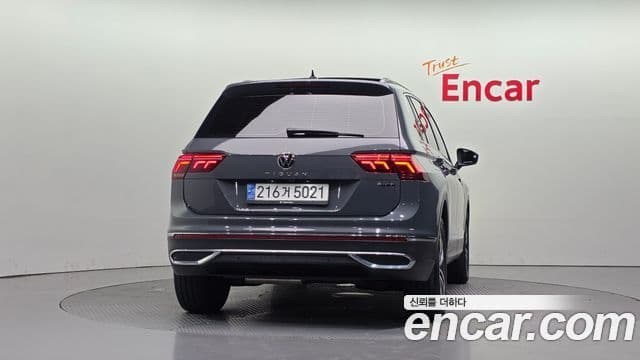 Volkswagen Tiguan 2022 — Şəkil 34/35
