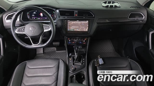 Volkswagen Tiguan 2022 — Şəkil 27/35