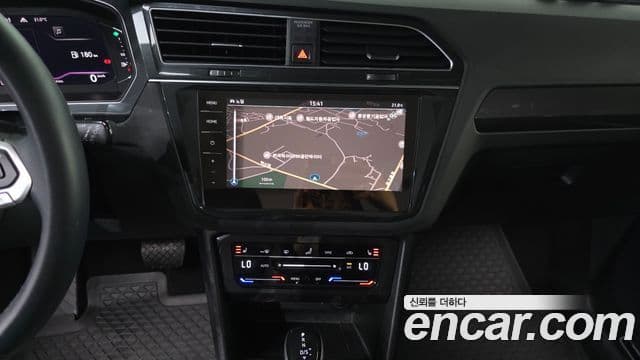 Volkswagen Tiguan 2022 — Şəkil 12/35