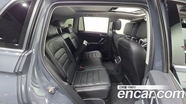 Volkswagen Tiguan 2022 — Şəkil 28/35