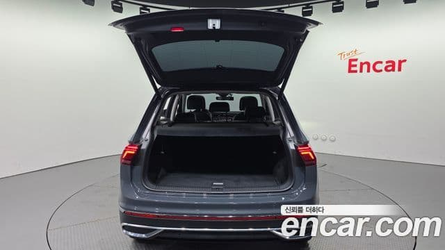Volkswagen Tiguan 2022 — Şəkil 16/35