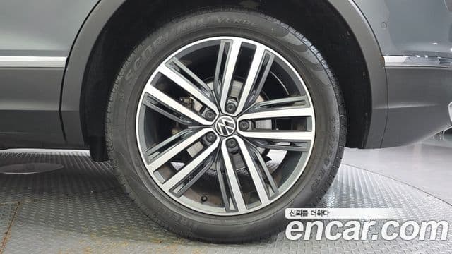 Volkswagen Tiguan 2022 — Şəkil 9/35
