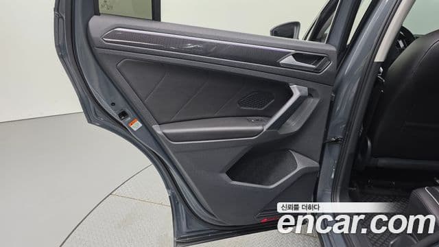 Volkswagen Tiguan 2022 — Şəkil 35/35
