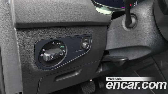 Volkswagen Tiguan 2022 — Şəkil 26/35