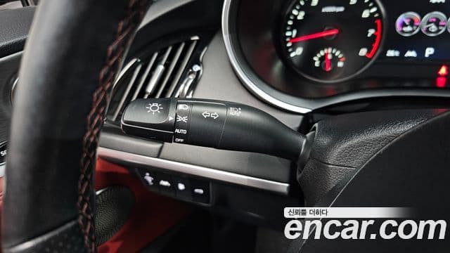 Kia Stinger 2020 — Фото 15/20