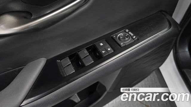 Lexus UX250h 2020 — Şəkil 21/32