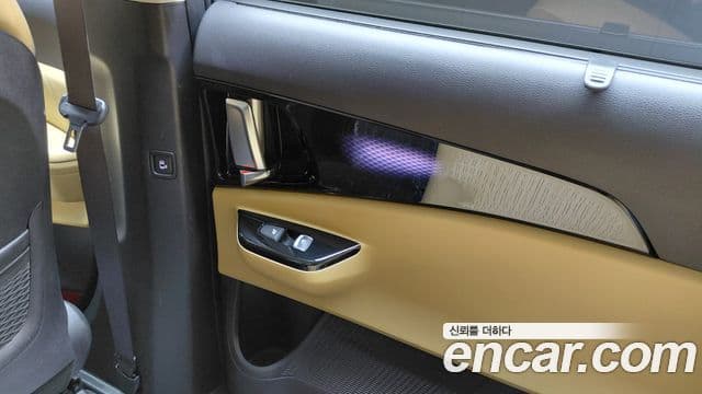 Kia Carnival 2022 — Фото 18/20