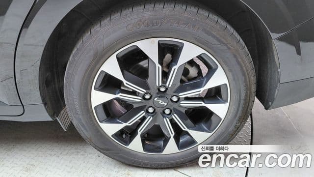 Kia Carnival 2022 — Photo 17/29