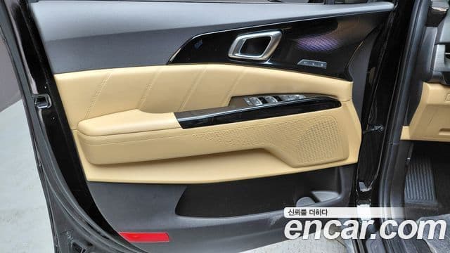Kia Carnival 2022 — Photo 2/29