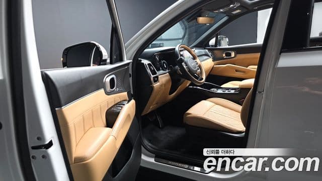 Kia Sorento 2021 — Фото 8/20