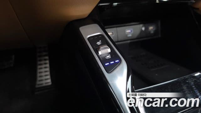 Kia Sorento 2021 — ფოტო 21/46