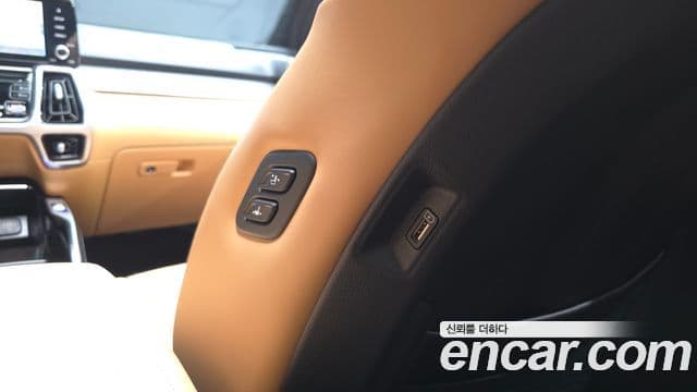 Kia Sorento 2021 — ფოტო 19/46