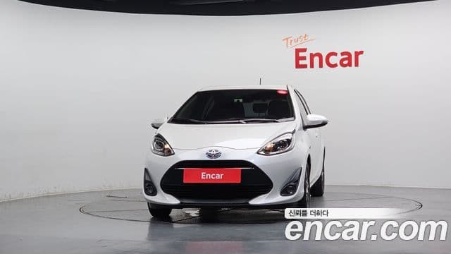Toyota Prius C 2019 — Şəkil 1/30