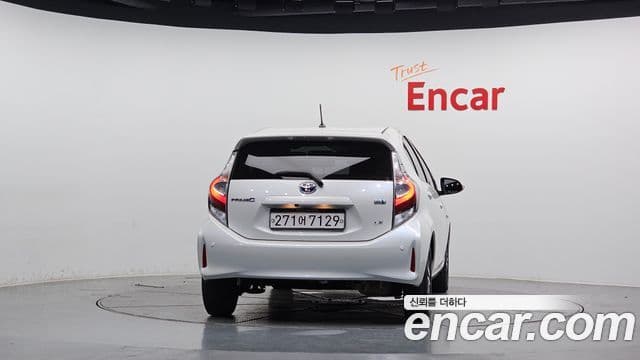 Toyota Prius C 2019 — Şəkil 20/30